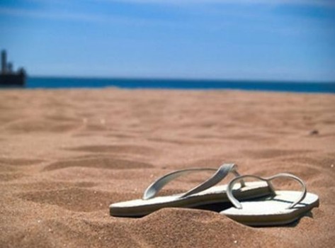 beach-beautiful-flip-flops-ocean-sand-Favim.com-202017